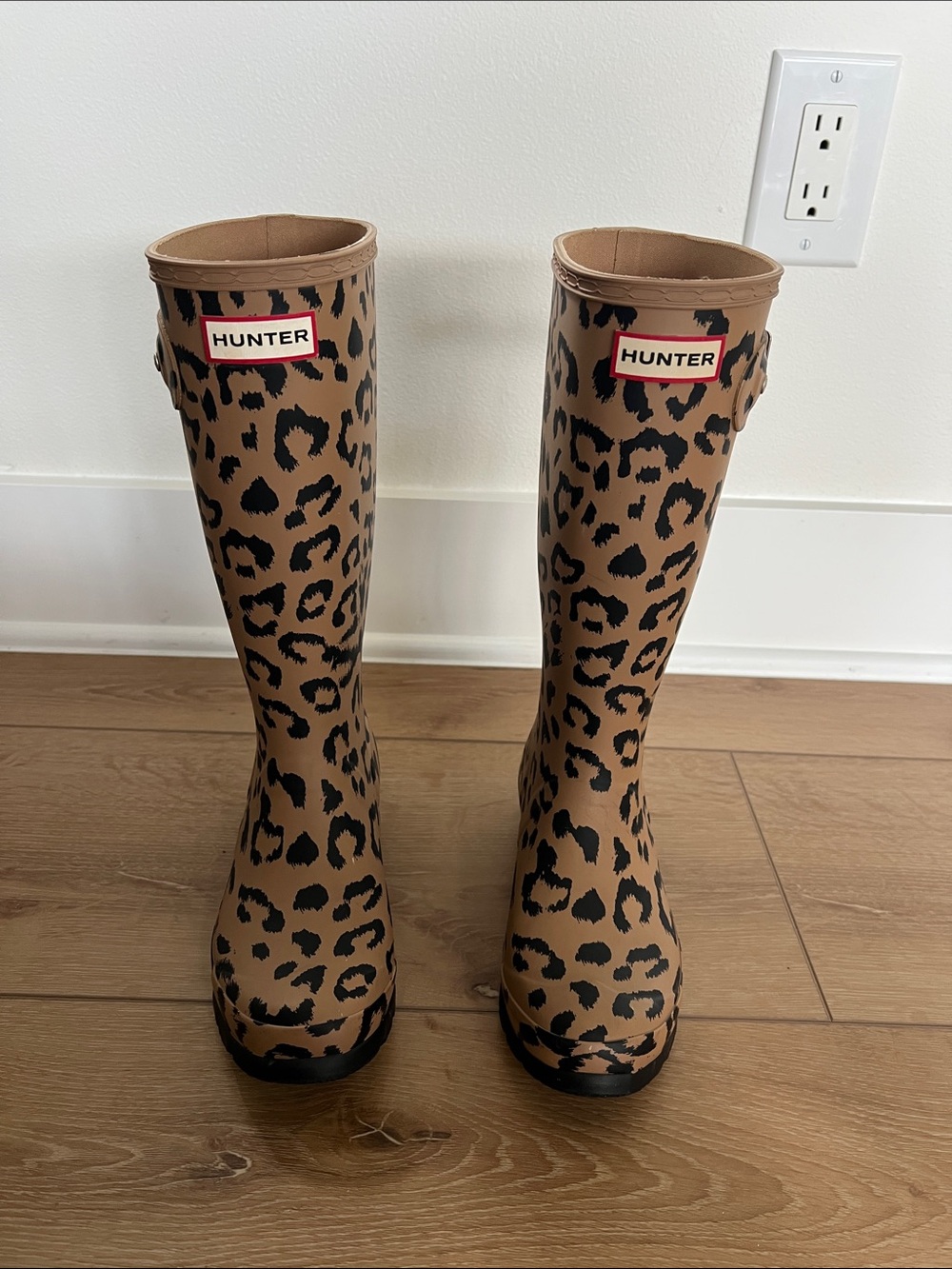 Hunter Leopard-Pattern Tall Rain Boots - Brown & Black